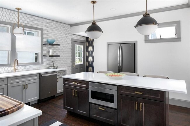 Primary Photo - 169 Ruggles Ave