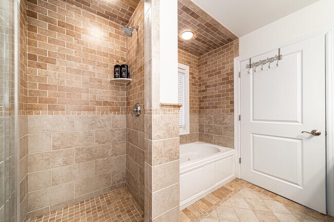 Building Photo - 11 Washington Pl