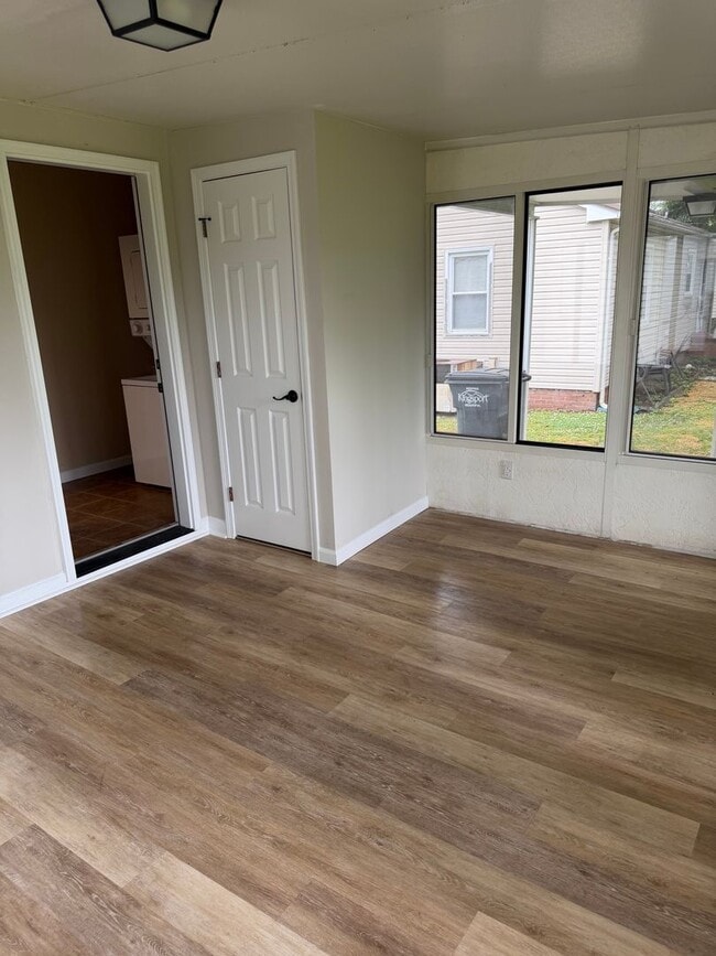 Building Photo - 2 Bedroom / 1.5 Bath Home in Kingsport TN