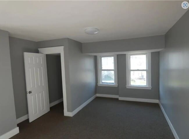 Building Photo - Gorgeous 4 bed, 2.5 bath in Lakewood