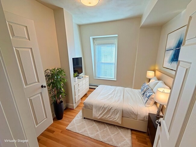 Building Photo - 130 W 8th St