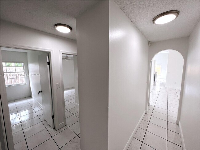 Building Photo - 11341 SW 63rd Terrace