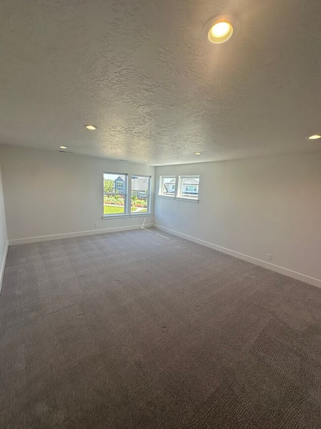 Building Photo - Riverstone: Gated Community, Pond Access i...