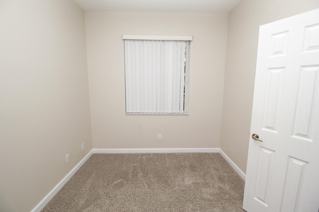 Building Photo - 523 Gardendale Cir SE