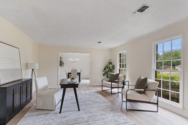 Building Photo - 2451 Belcher Dr