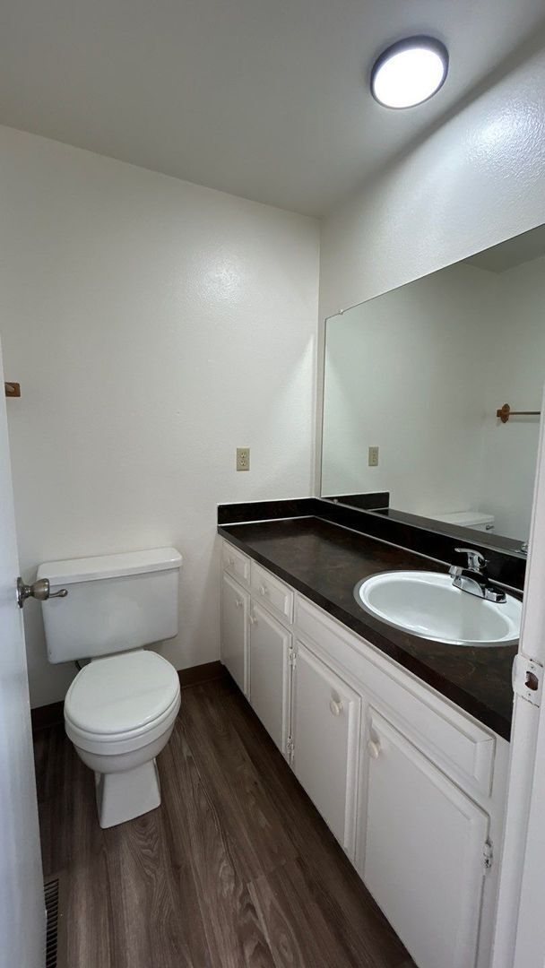 Building Photo - 1488 Palace Dr NE