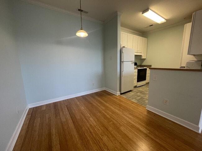 Building Photo - 701 Copperline Dr