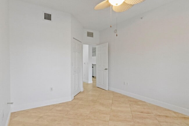 Building Photo - 3019 Alcazar Pl