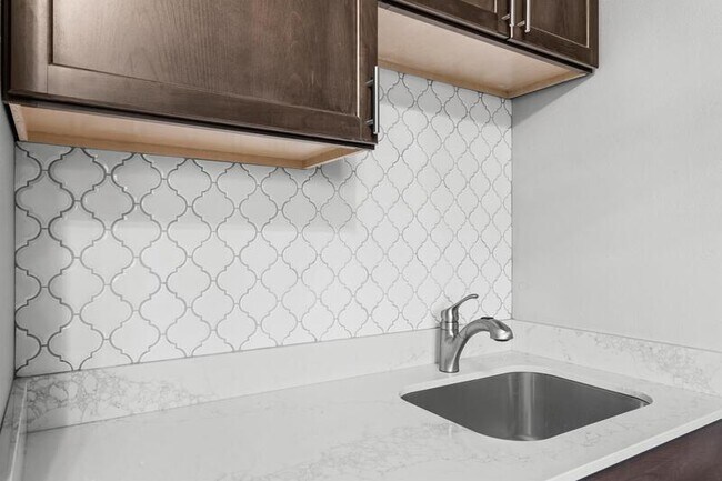 Building Photo - 612 S 18th St