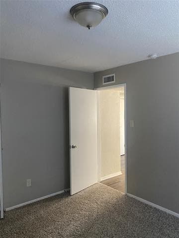 Building Photo - 5060 Walker Dr