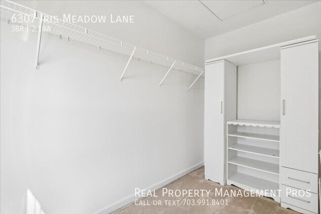 Building Photo - 6307 Iris Meadow Ln
