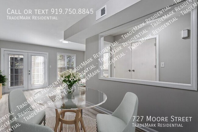 Building Photo - 727 S Moore St