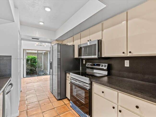 Building Photo - 203 Bonnie Brae Way