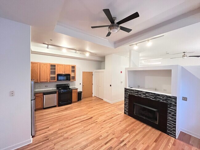 Building Photo - 208 W Washington St