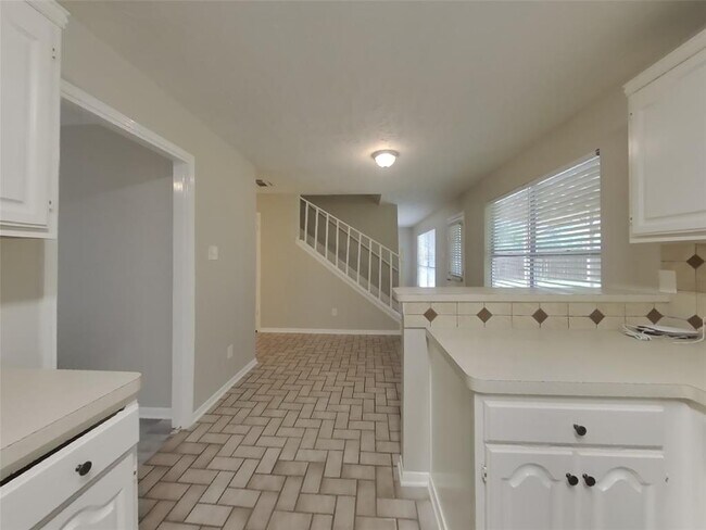 Building Photo - 14811 Cypress Ridge Dr