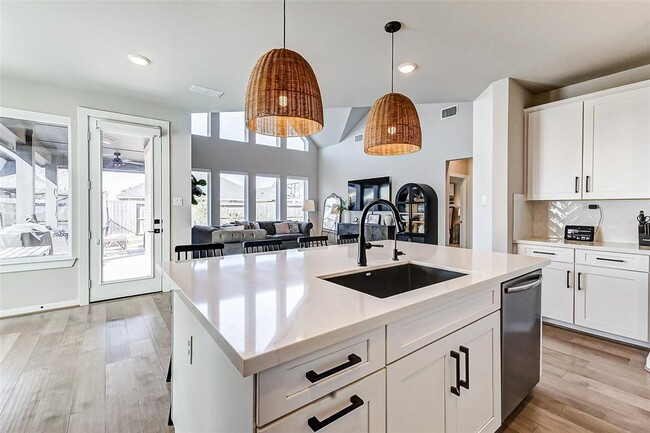 Building Photo - 31430 Vineyard Creek Dr