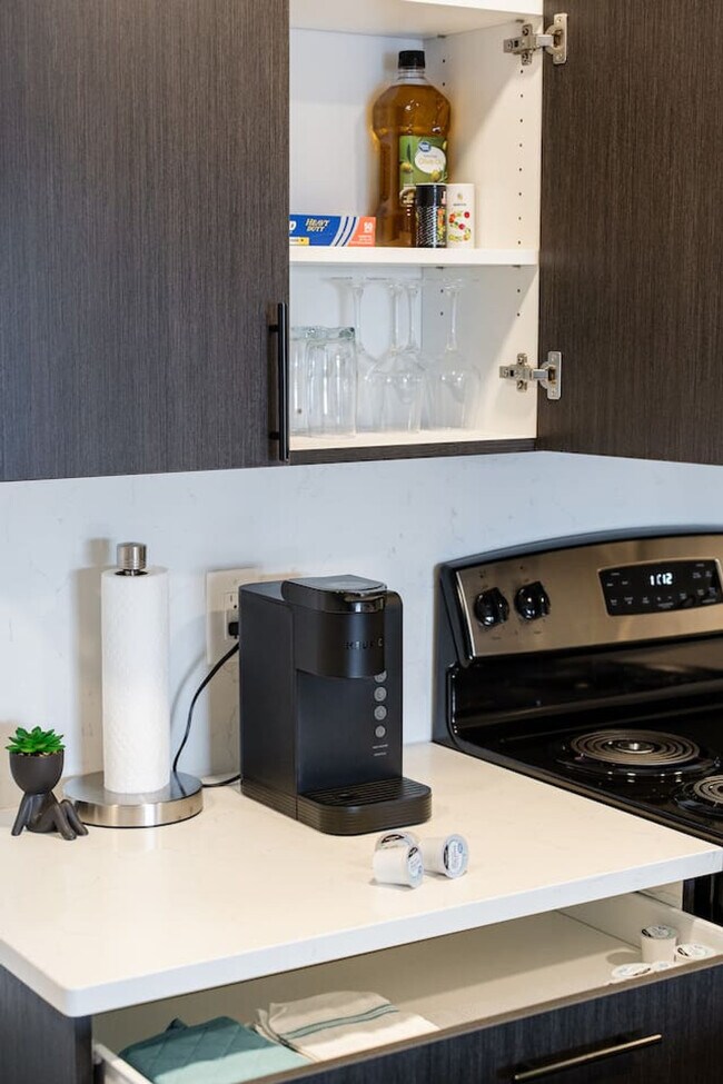 Building Photo - 5842 Leisure Ln