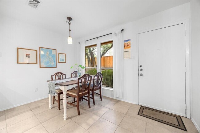 Building Photo - 9100 Mountain Ridge Dr