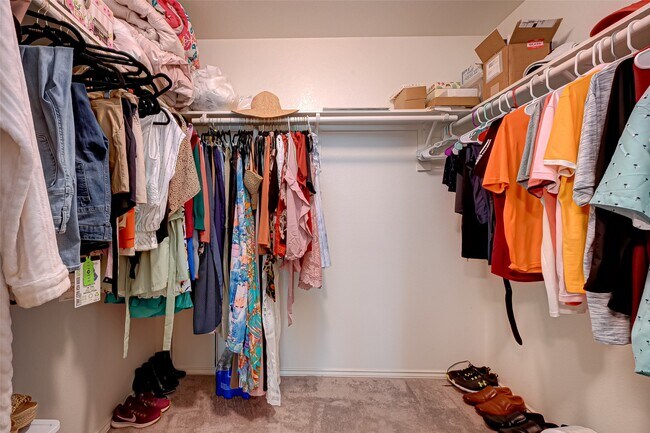 Building Photo - 23322 Dovetail Colony Ct