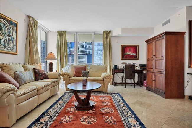 Building Photo - 801 Brickell Key Blvd