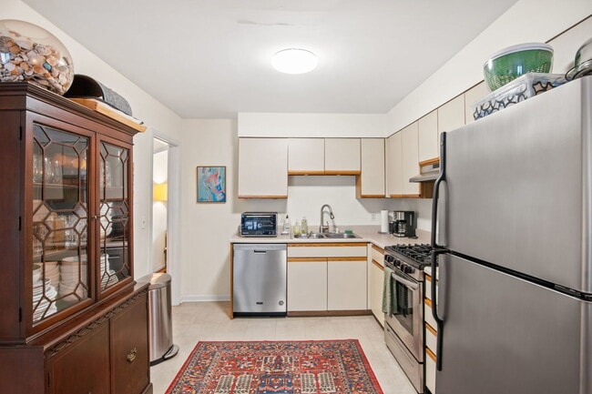 Building Photo - 103 N Bennett St