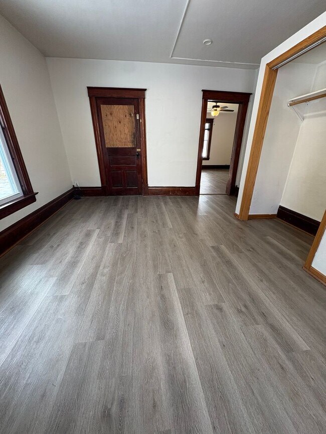 Building Photo - THR -03- Galesville