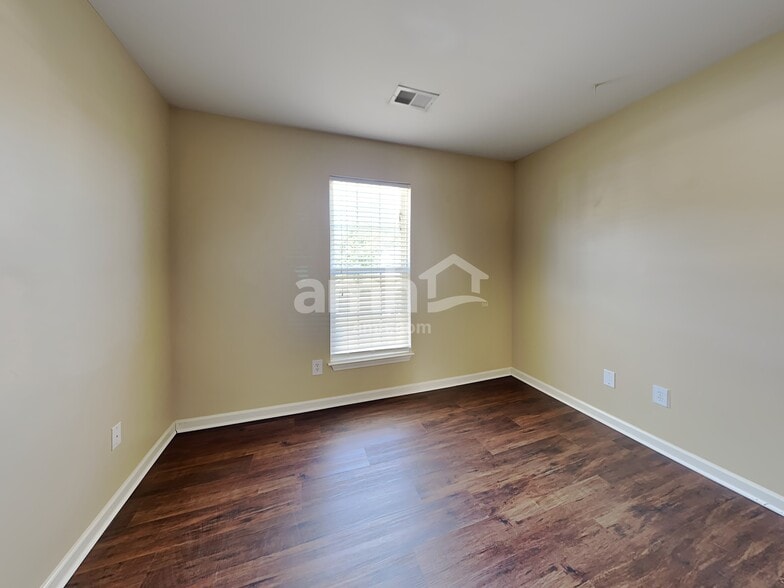 Building Photo - 5 Red Bark Ct