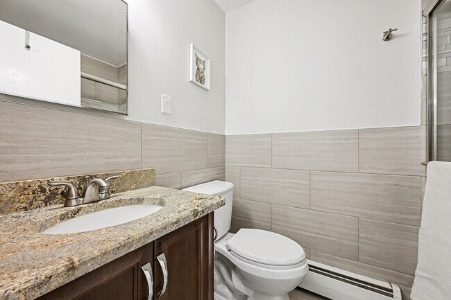 Building Photo - 1245 Island Dr