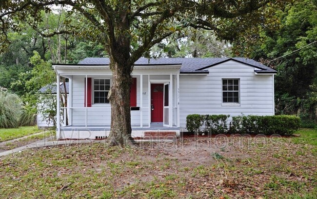 Primary Photo - 5517 Lakewood Cir E