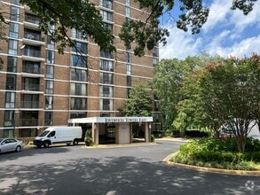 Building Photo - 2br 2bath home in Idylwood Towers ready fo...