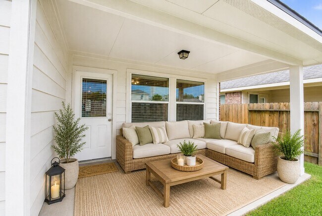 Building Photo - 26923 Glacier Creek Dr