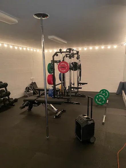 Building Photo - 9626 12th View St