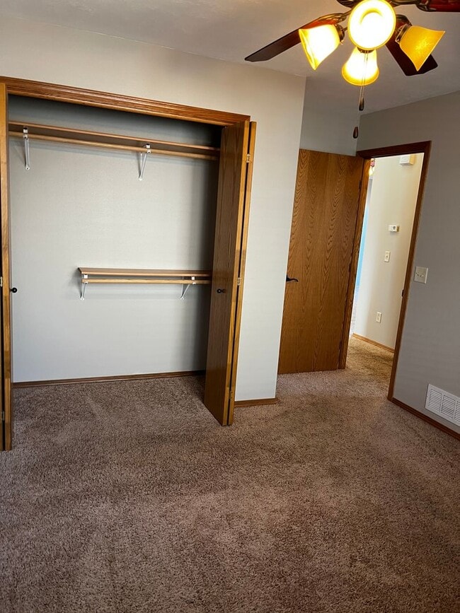 Building Photo - 3 Bed/2 Bath West Side Home!