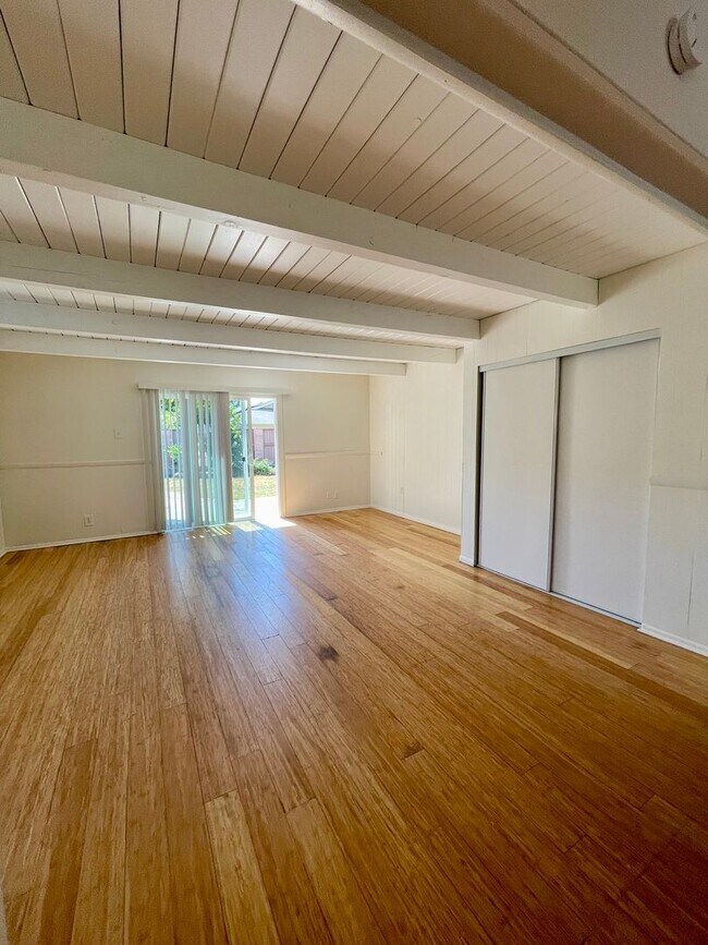 Building Photo - Updated 4-Bed 2-Bath | $4220 Mo | Large yard | Fruit Trees