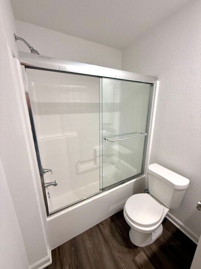 Building Photo - Modern 3BD/2BA Home Built in 2024 with Open Floor Plan, Granite Kitchen & 2-Car Garage in Twin Pa...