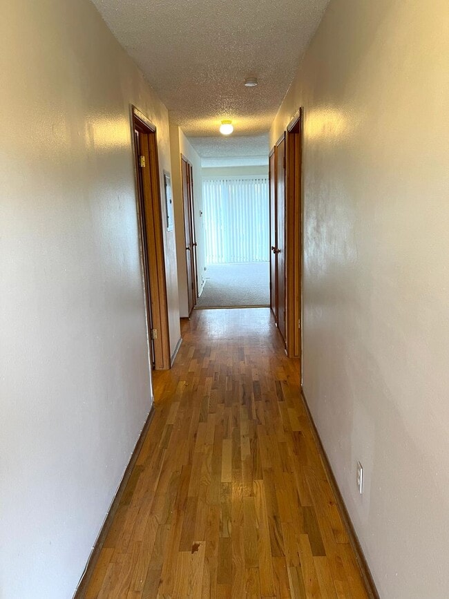 Building Photo - Peaceful 55+ Living | 2 Bed, 1 Bath Apartm...