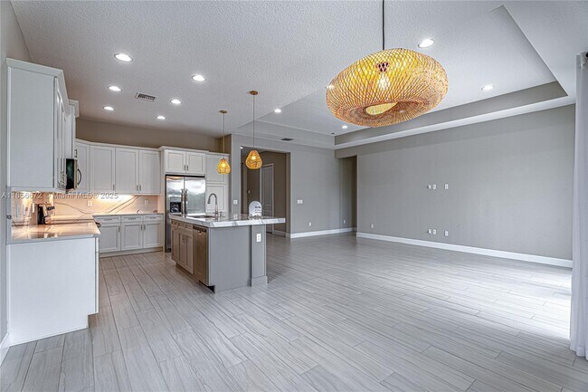 Building Photo - 15431 Goldfinch Cir