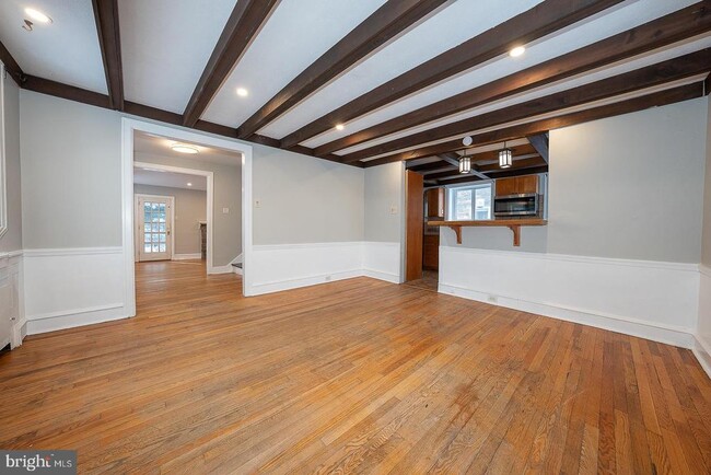 Building Photo - 625 Chelten Hills Dr