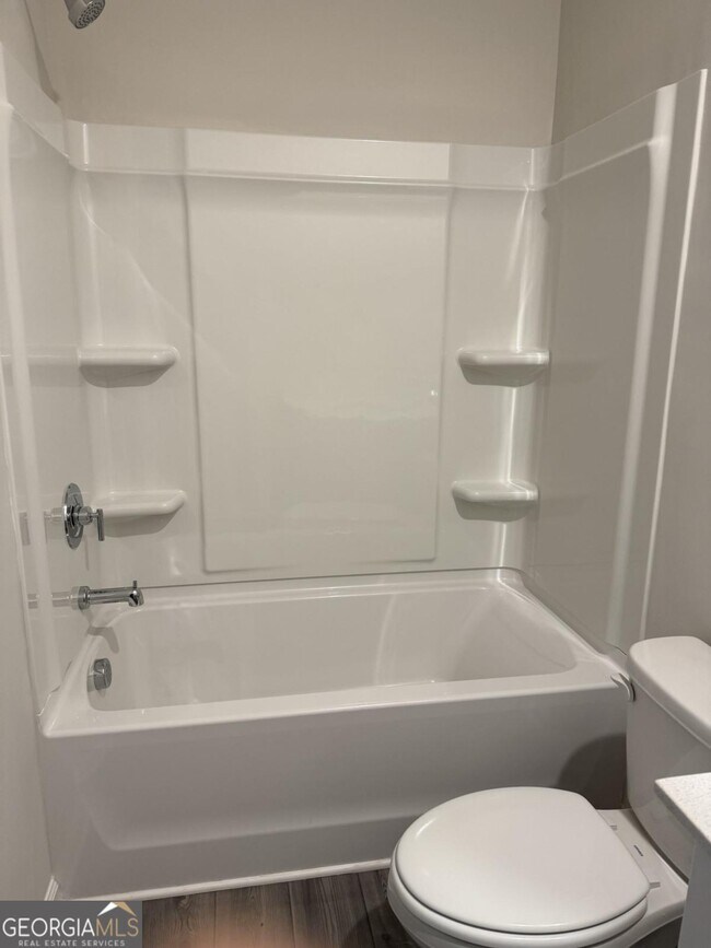 Building Photo - 15 Warwick Ct