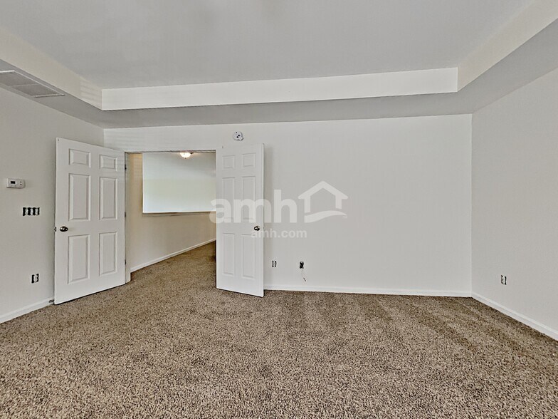 Building Photo - 228 Oakland Way