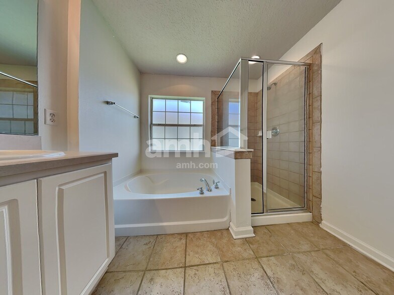 Building Photo - 76227 Deerwood Dr