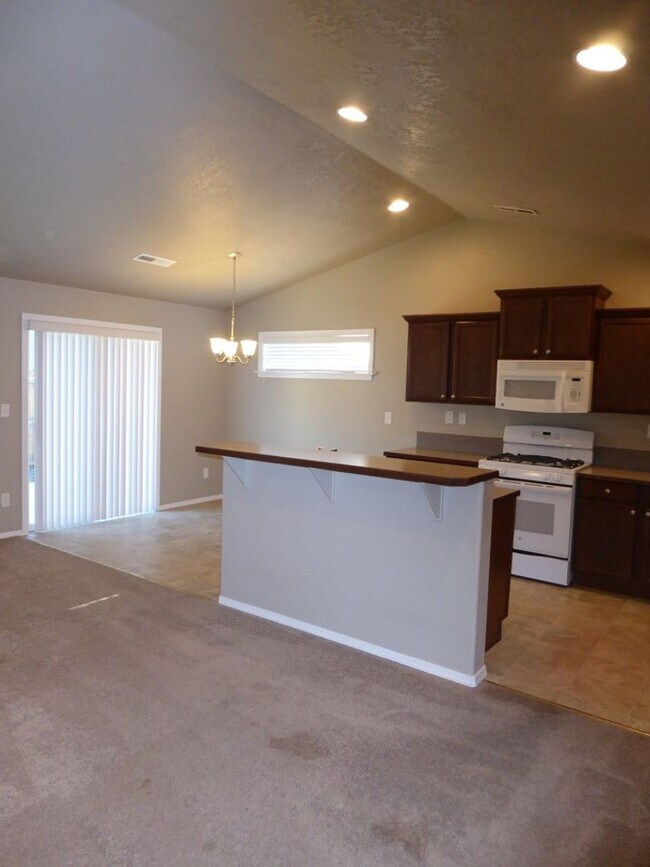 Building Photo - 21144 Darnel Ave