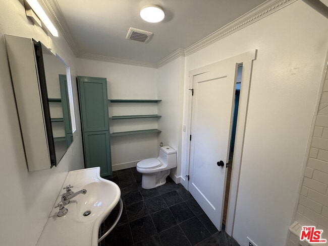 Building Photo - 2234 Laurel Canyon Blvd