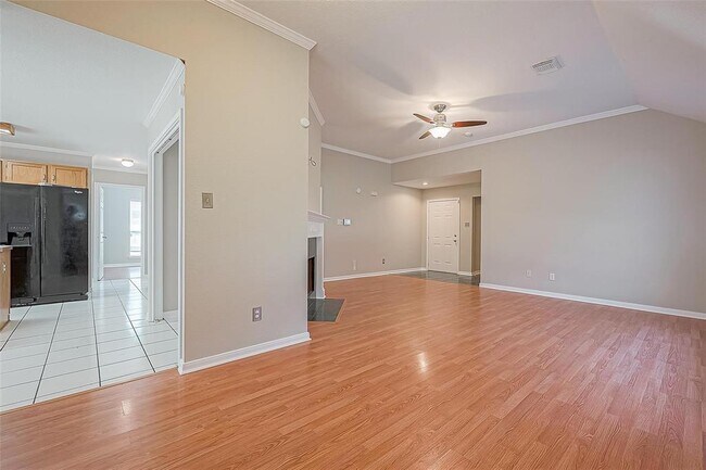 Building Photo - 6419 New World Dr
