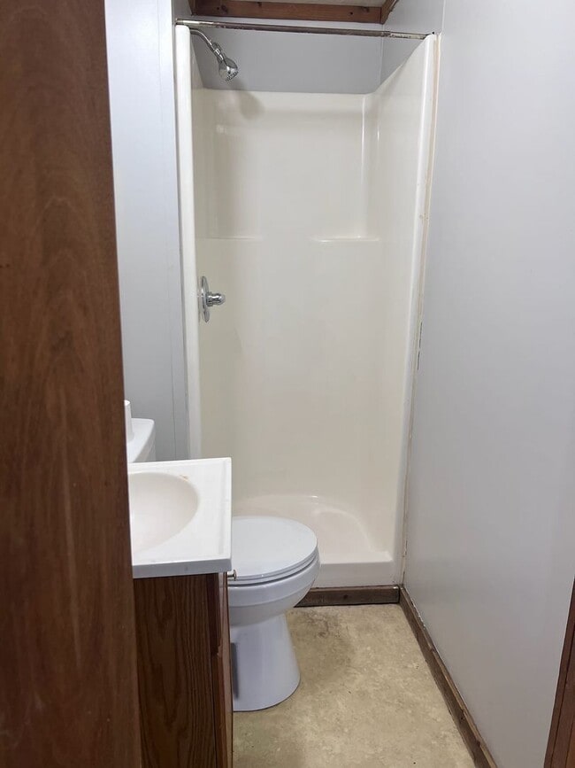 Building Photo - 707-709