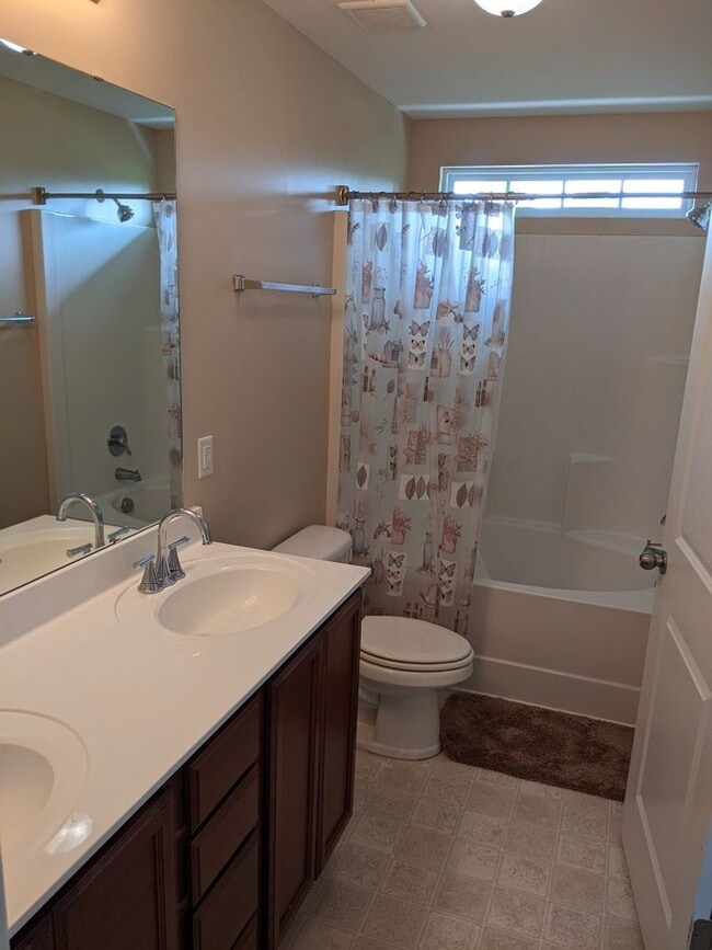 Building Photo - Beautiful Oyster Landing Community Townhome