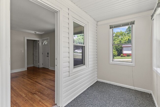 Building Photo - Updated 4-Bedroom Home in Blackstone!