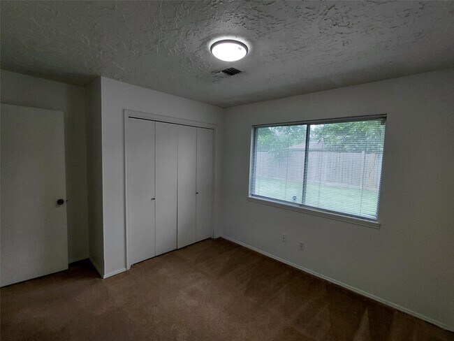Building Photo - 3203 Mourning Dove Dr