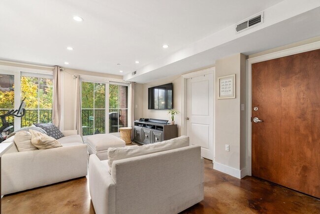 Building Photo - 64-66-66 Salem St