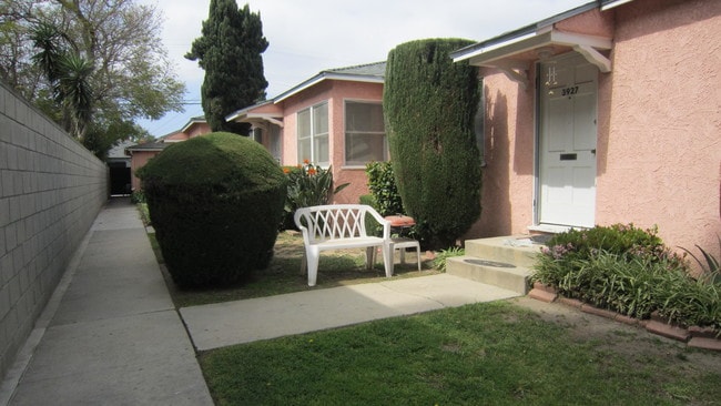 Charming 2 bed 1 bath private garage - 3927 Sawtelle Blvd